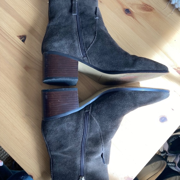 Tahari Resist Brown Suede Heeled Bootie - Picture 7 of 8